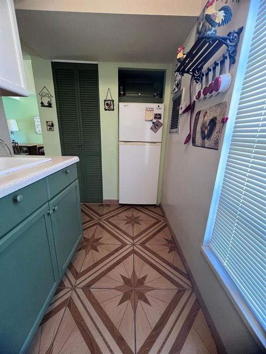 待售: $88,000 (1 贝兹, 1 浴室, 648 平方英尺)