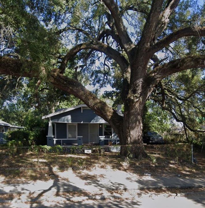 For Sale: $255,000 (2 beds, 1 baths, 864 Square Feet)