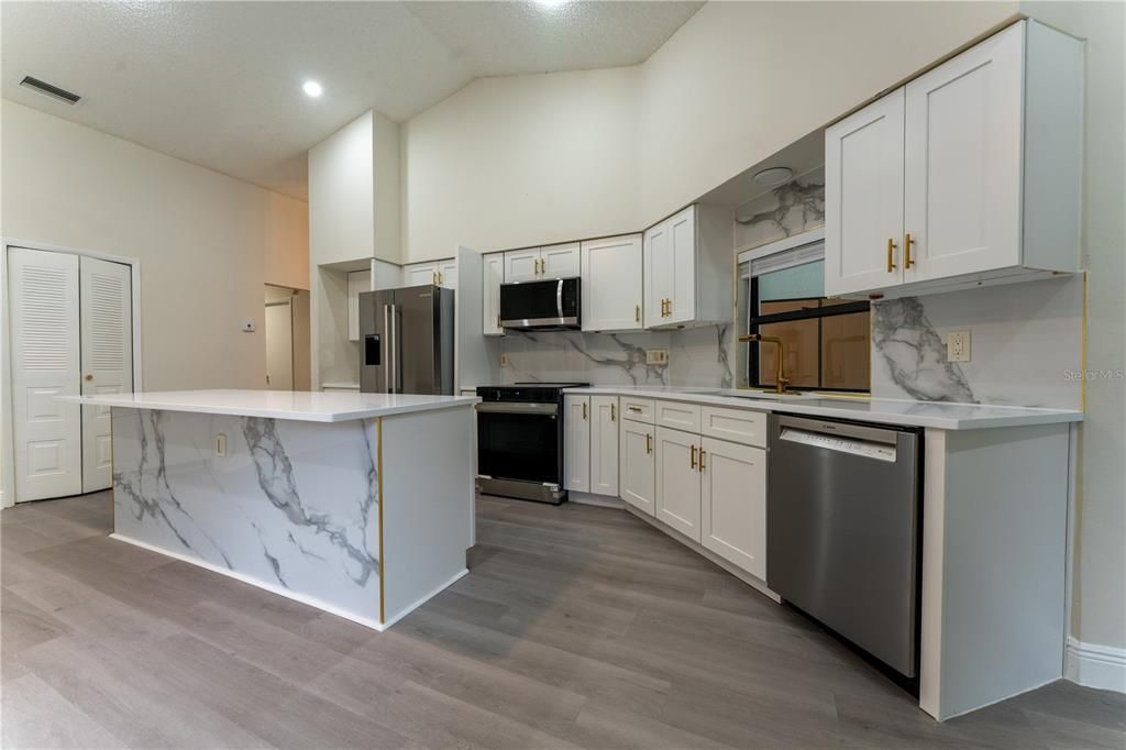 Activo con contrato: $629,000 (4 camas, 3 baños, 2523 Pies cuadrados)