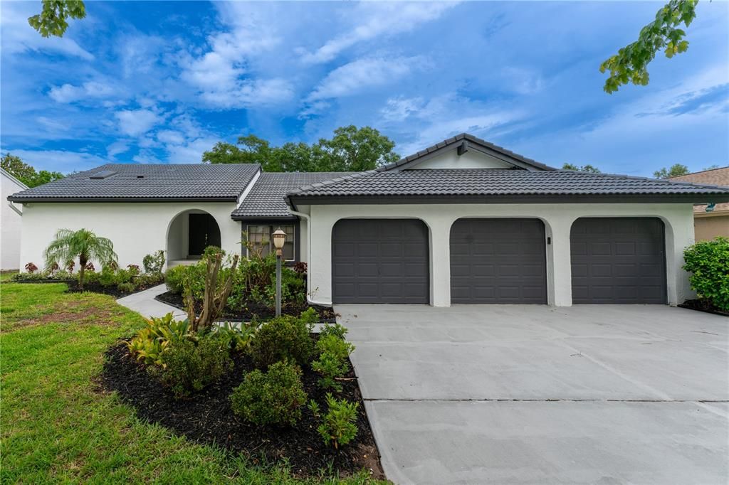 Activo con contrato: $629,000 (4 camas, 3 baños, 2523 Pies cuadrados)