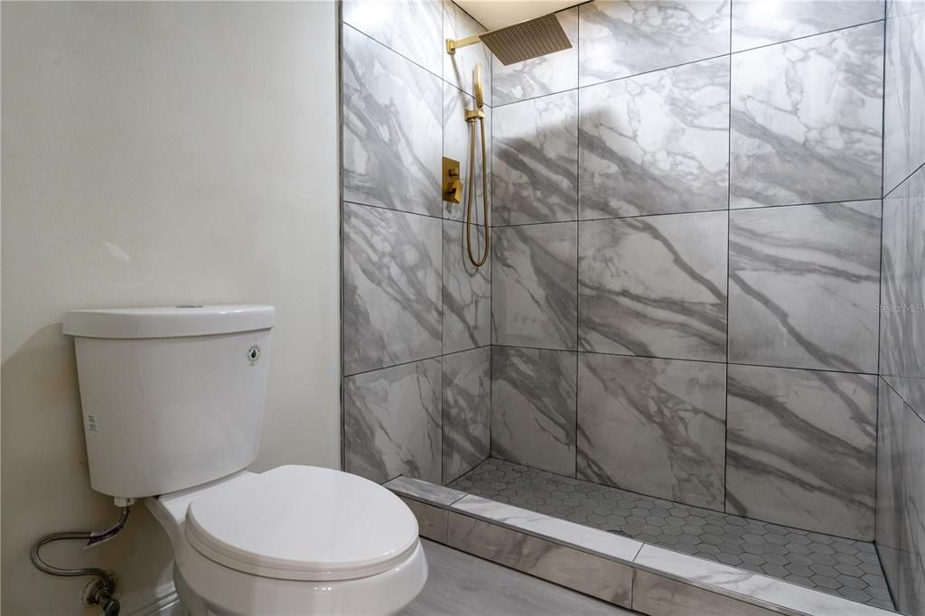 Activo con contrato: $629,000 (4 camas, 3 baños, 2523 Pies cuadrados)