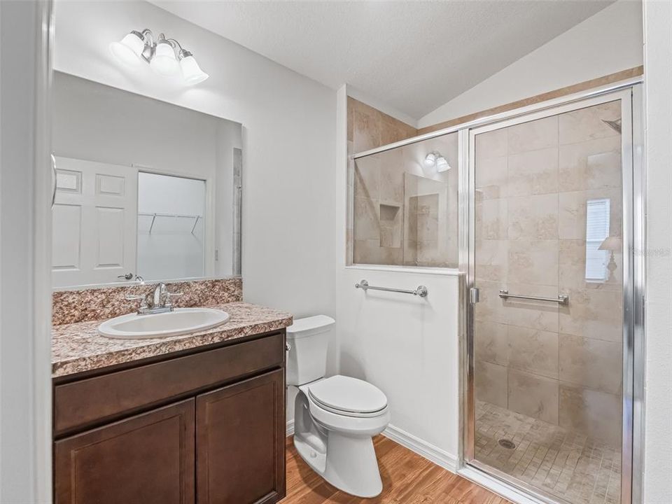 На продажу: $288,000 (2 спален, 2 ванн, 1258 Квадратных фут)