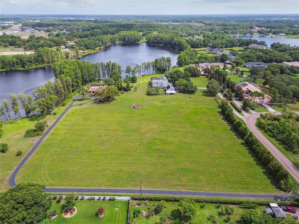 For Sale: $4,200,000 (3 beds, 2 baths, 2376 Square Feet)