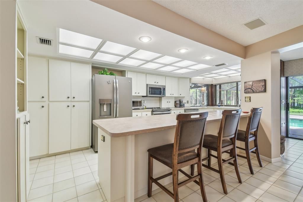 For Sale: $4,200,000 (3 beds, 2 baths, 2376 Square Feet)