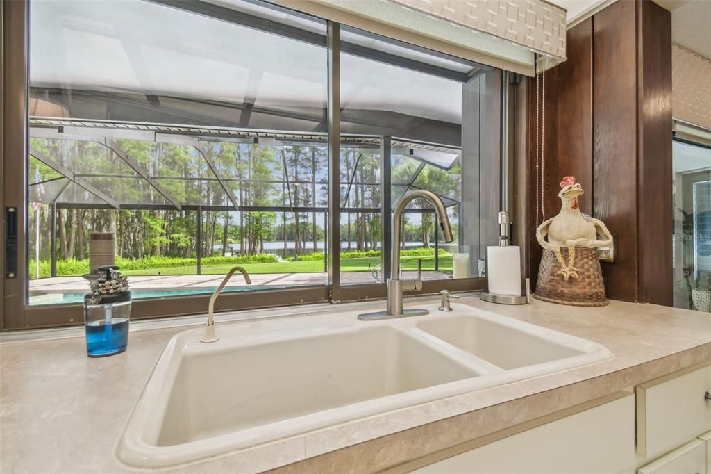 For Sale: $4,200,000 (3 beds, 2 baths, 2376 Square Feet)