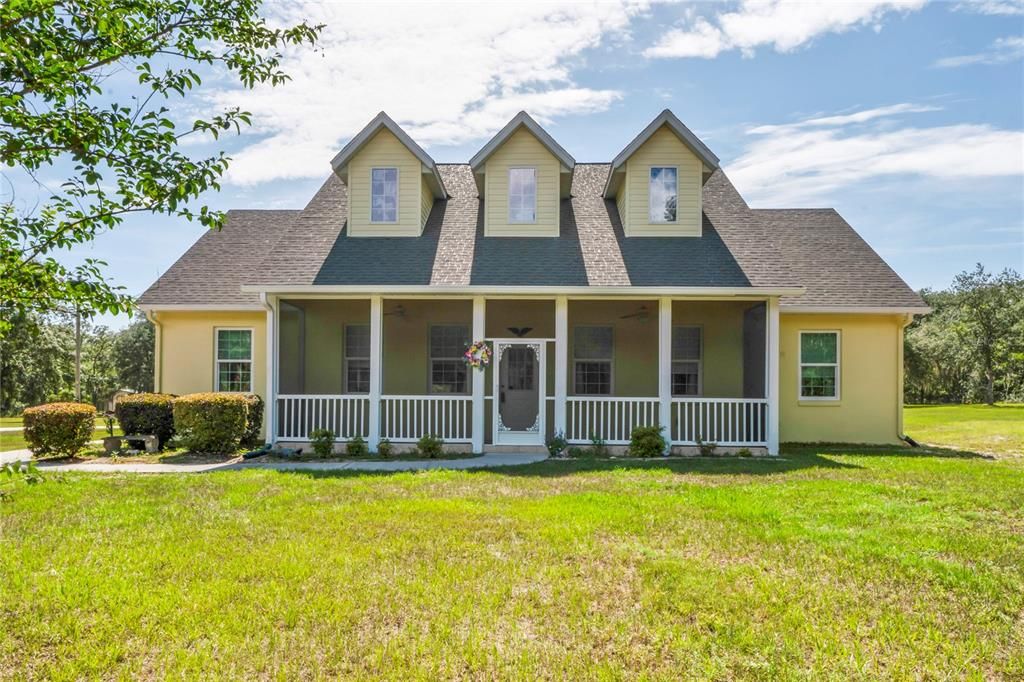 Recently Sold: $550,000 (3 beds, 2 baths, 1815 Square Feet)