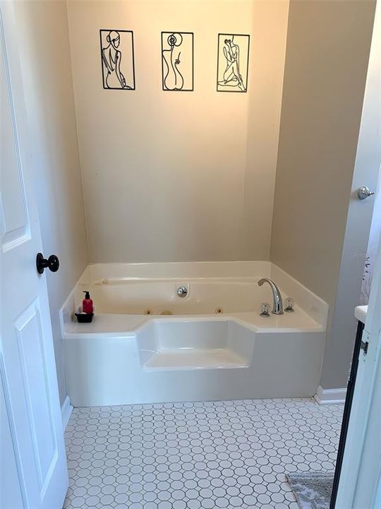 待售: $435,900 (5 贝兹, 3 浴室, 1750 平方英尺)