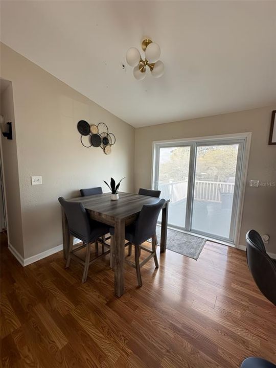 待售: $435,900 (5 贝兹, 3 浴室, 1750 平方英尺)