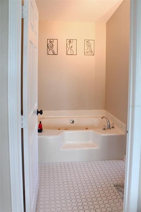 待售: $435,900 (5 贝兹, 3 浴室, 1750 平方英尺)