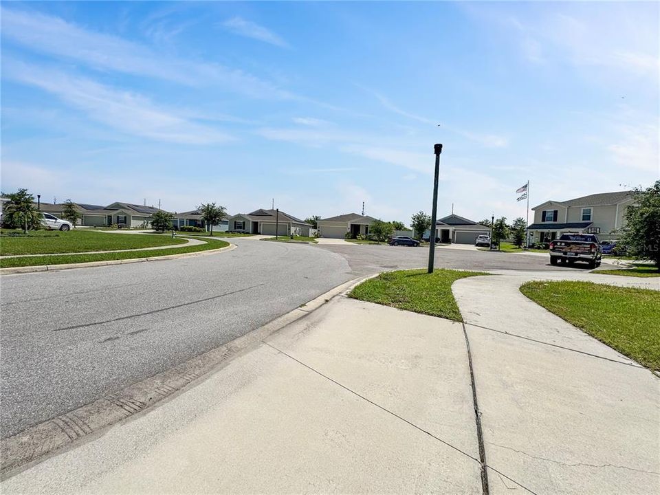 Active With Contract: $280,000 (3 beds, 2 baths, 1511 Square Feet)