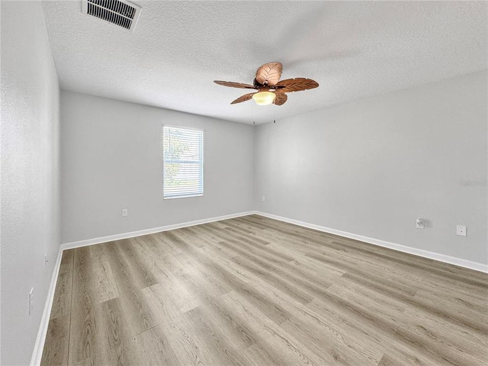 Active With Contract: $280,000 (3 beds, 2 baths, 1511 Square Feet)