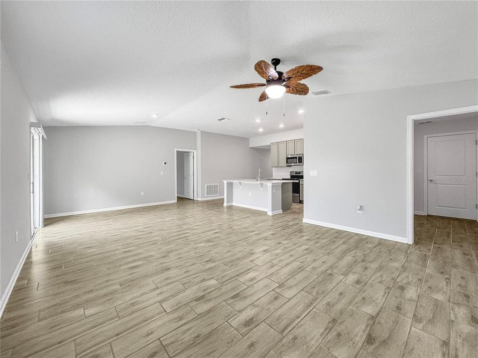 Active With Contract: $280,000 (3 beds, 2 baths, 1511 Square Feet)