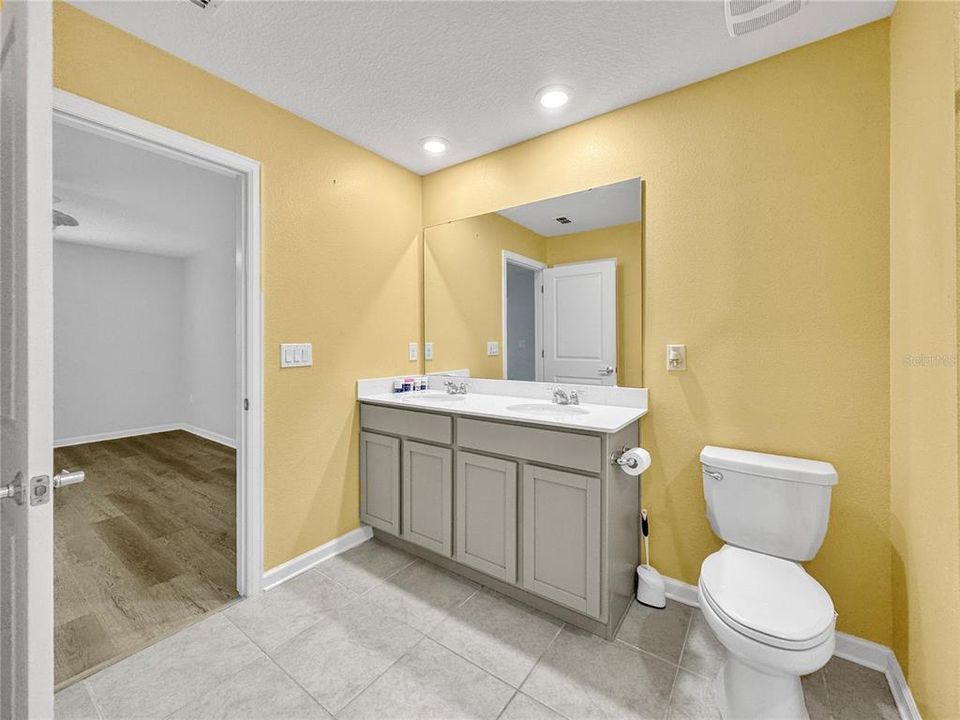 Active With Contract: $280,000 (3 beds, 2 baths, 1511 Square Feet)