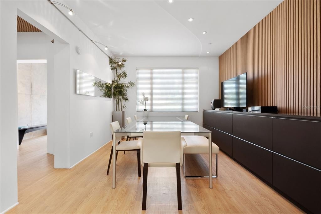 For Sale: $1,975,000 (4 beds, 3 baths, 3600 Square Feet)