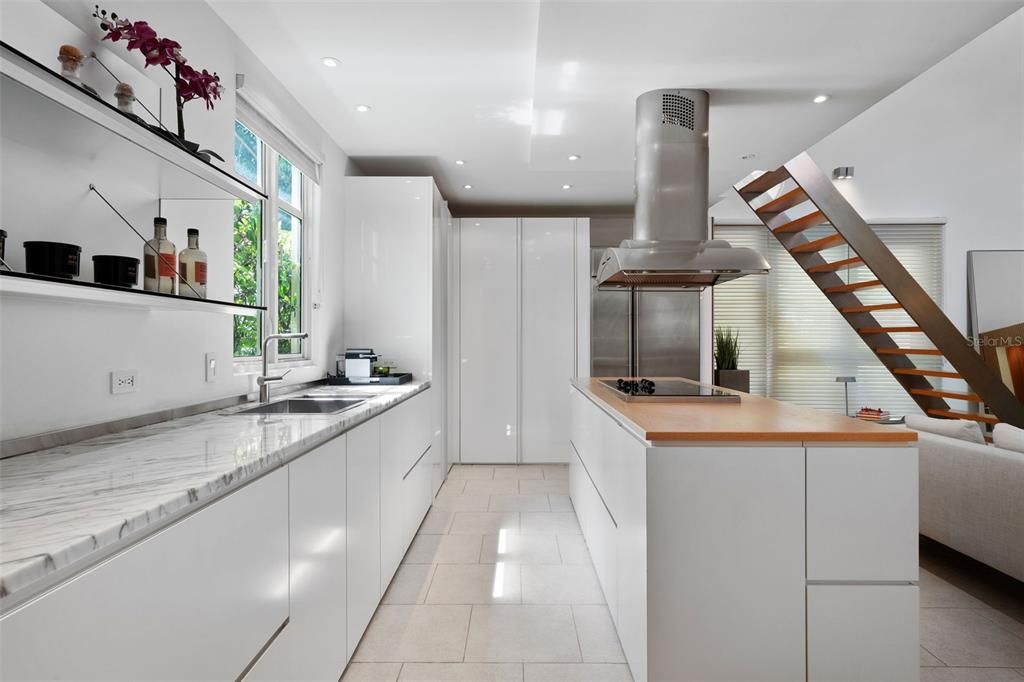 For Sale: $1,975,000 (4 beds, 3 baths, 3600 Square Feet)