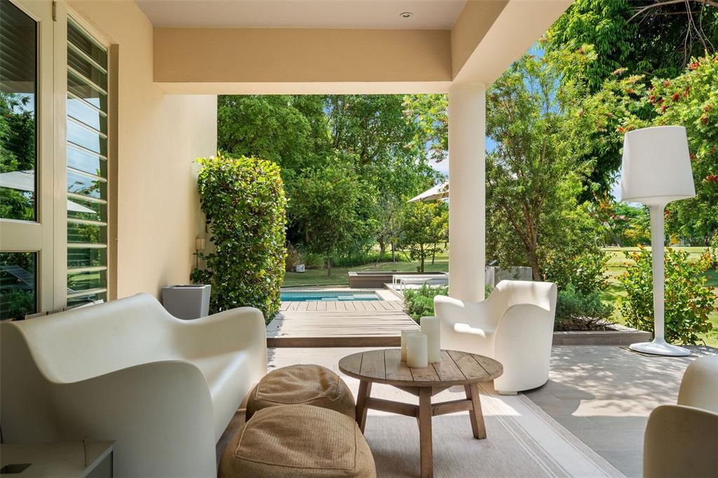 For Sale: $1,975,000 (4 beds, 3 baths, 3600 Square Feet)