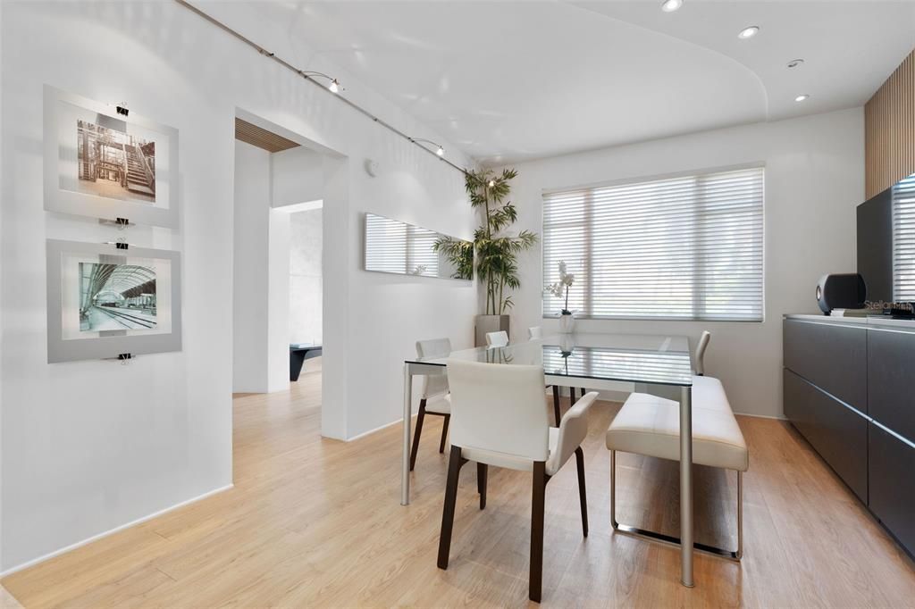 For Sale: $1,975,000 (4 beds, 3 baths, 3600 Square Feet)