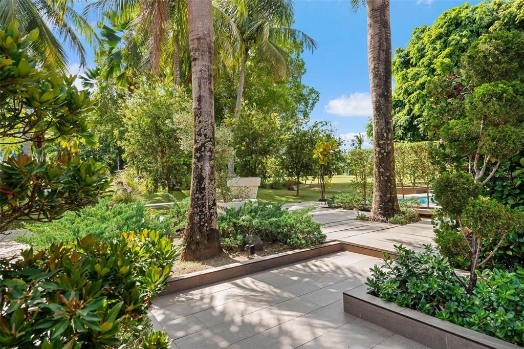 For Sale: $1,975,000 (4 beds, 3 baths, 3600 Square Feet)