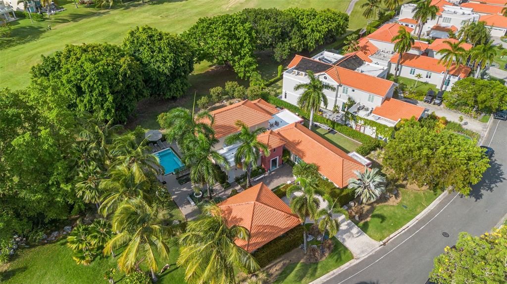 For Sale: $1,975,000 (4 beds, 3 baths, 3600 Square Feet)