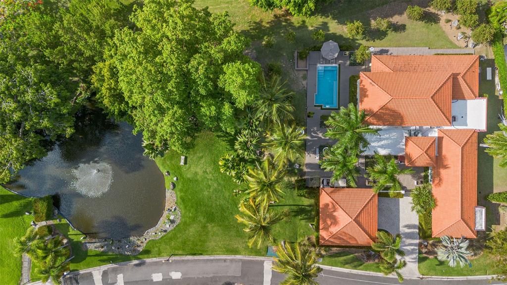 For Sale: $1,975,000 (4 beds, 3 baths, 3600 Square Feet)