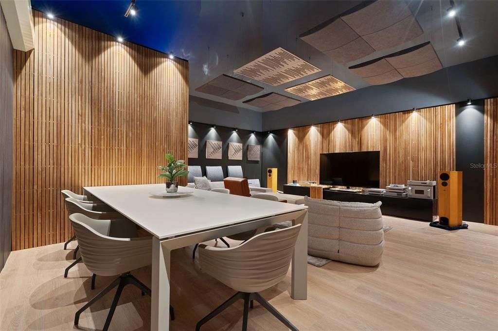 For Sale: $1,975,000 (4 beds, 3 baths, 3600 Square Feet)