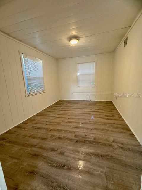 Под контрактом: $199,999 (2 спален, 1 ванн, 748 Квадратных фут)