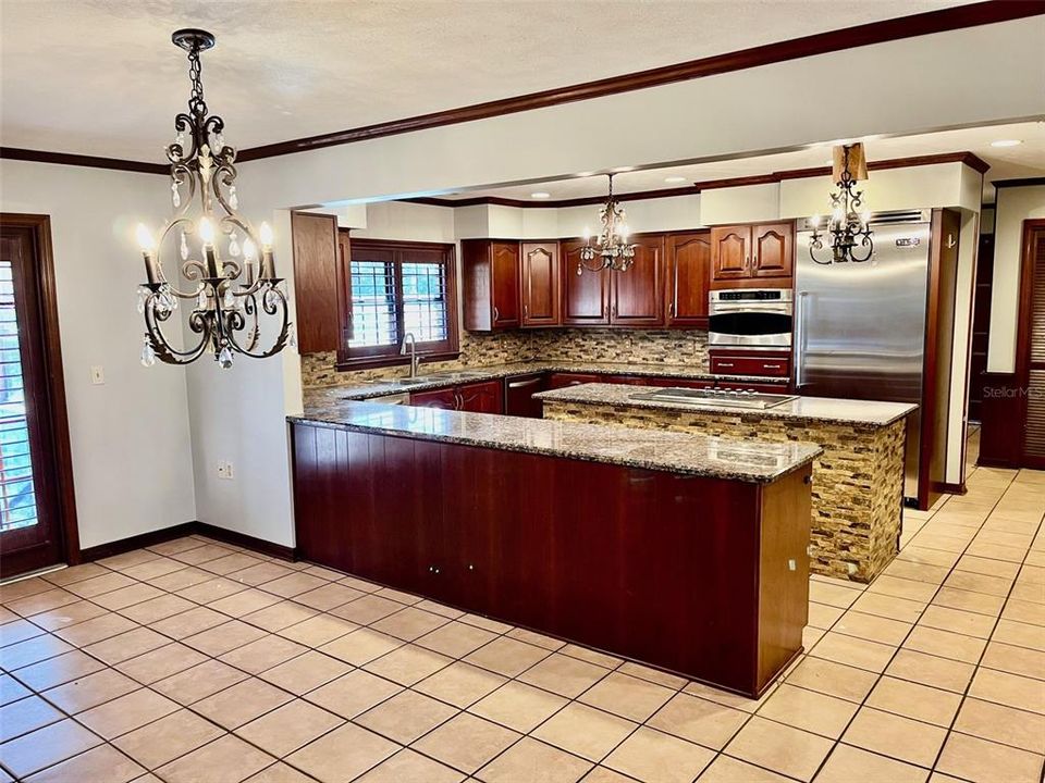 For Rent: $3,995 (4 beds, 3 baths, 3333 Square Feet)