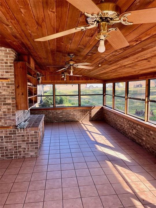 For Rent: $3,995 (4 beds, 3 baths, 3333 Square Feet)