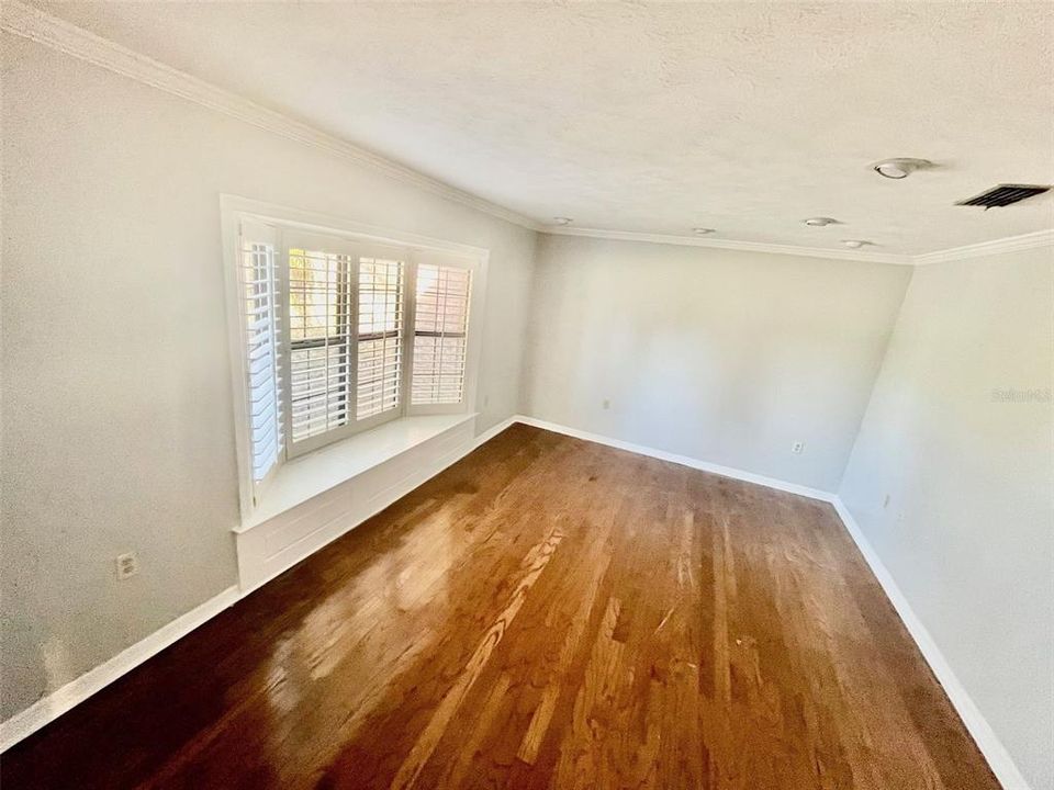 For Rent: $3,995 (4 beds, 3 baths, 3333 Square Feet)