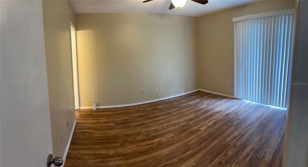 Под контрактом: $237,000 (2 спален, 2 ванн, 948 Квадратных фут)