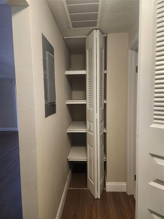 На продажу: $244,900 (2 спален, 2 ванн, 900 Квадратных фут)