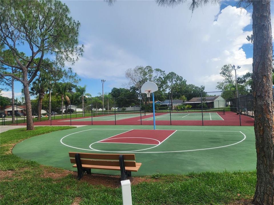 На продажу: $244,900 (2 спален, 2 ванн, 900 Квадратных фут)