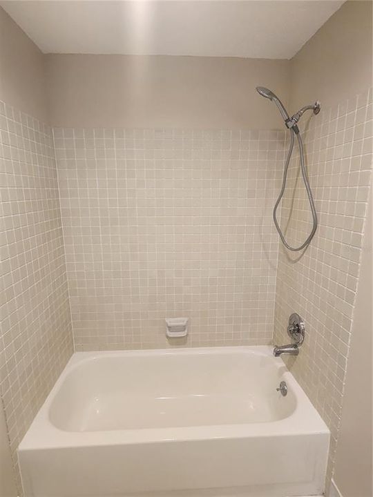 На продажу: $244,900 (2 спален, 2 ванн, 900 Квадратных фут)