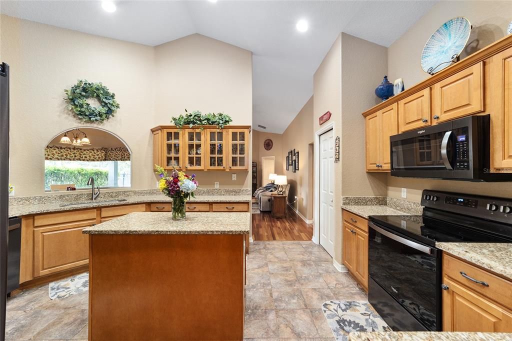 待售: $734,900 (4 贝兹, 3 浴室, 2963 平方英尺)