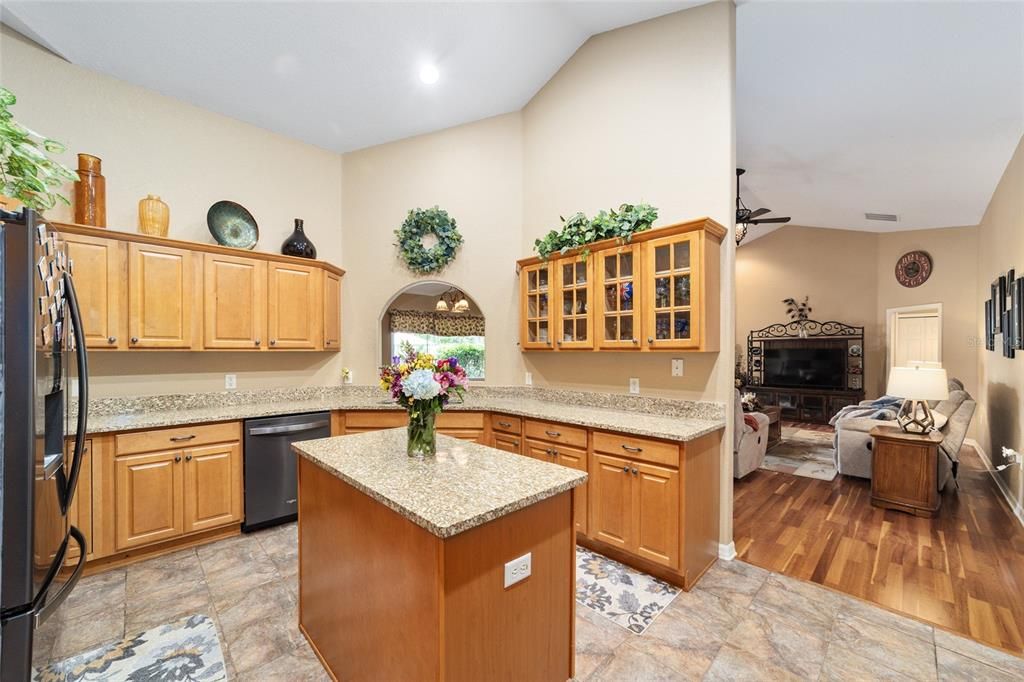 待售: $734,900 (4 贝兹, 3 浴室, 2963 平方英尺)