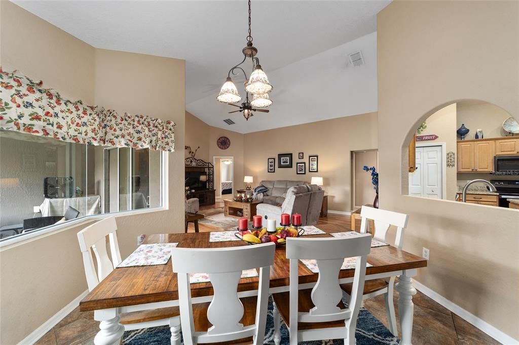 待售: $734,900 (4 贝兹, 3 浴室, 2963 平方英尺)