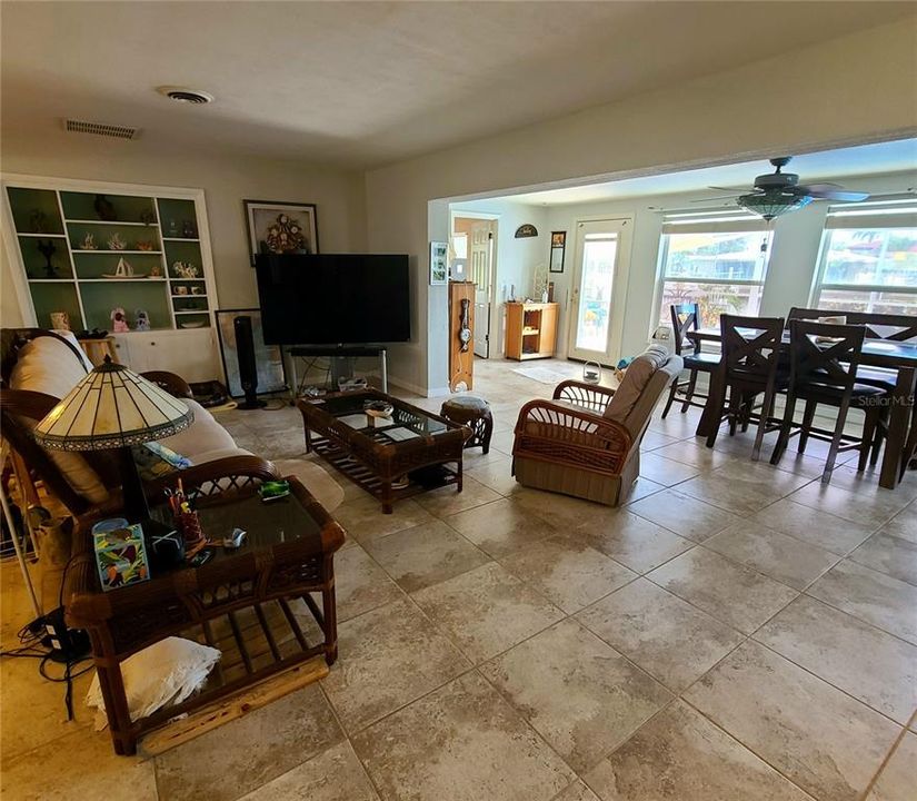 Active With Contract: $490,000 (3 beds, 2 baths, 1898 Square Feet)