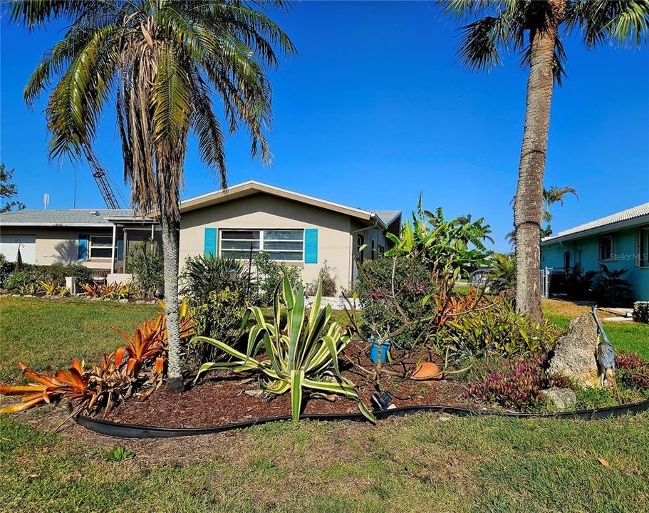 Active With Contract: $490,000 (3 beds, 2 baths, 1898 Square Feet)