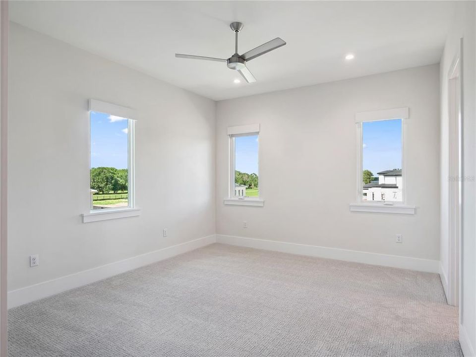 Activo con contrato: $2,450,000 (6 camas, 5 baños, 5232 Pies cuadrados)