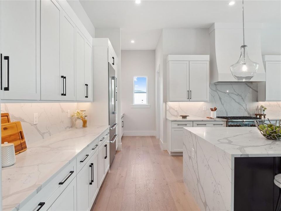 Activo con contrato: $2,450,000 (6 camas, 5 baños, 5232 Pies cuadrados)