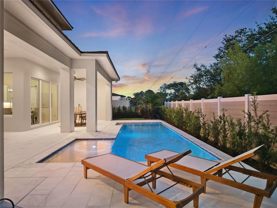 Activo con contrato: $2,450,000 (6 camas, 5 baños, 5232 Pies cuadrados)