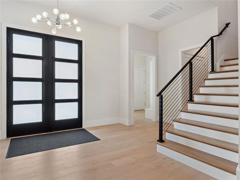 Activo con contrato: $2,450,000 (6 camas, 5 baños, 5232 Pies cuadrados)