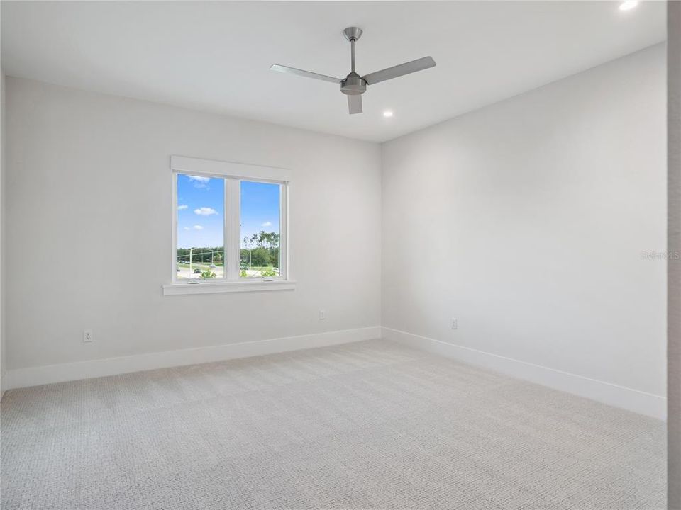 Activo con contrato: $2,450,000 (6 camas, 5 baños, 5232 Pies cuadrados)