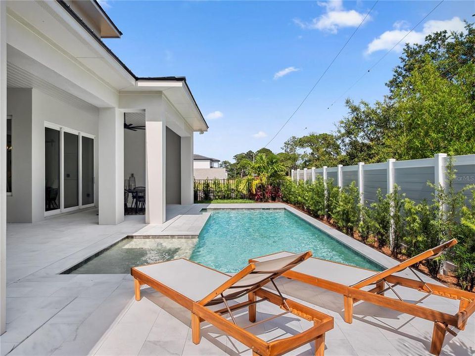 Activo con contrato: $2,450,000 (6 camas, 5 baños, 5232 Pies cuadrados)