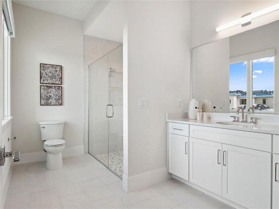 Activo con contrato: $2,450,000 (6 camas, 5 baños, 5232 Pies cuadrados)