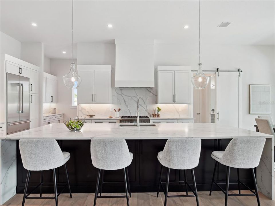 Activo con contrato: $2,450,000 (6 camas, 5 baños, 5232 Pies cuadrados)