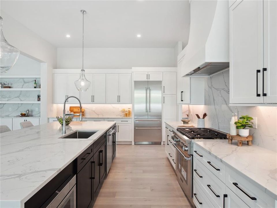 Activo con contrato: $2,450,000 (6 camas, 5 baños, 5232 Pies cuadrados)