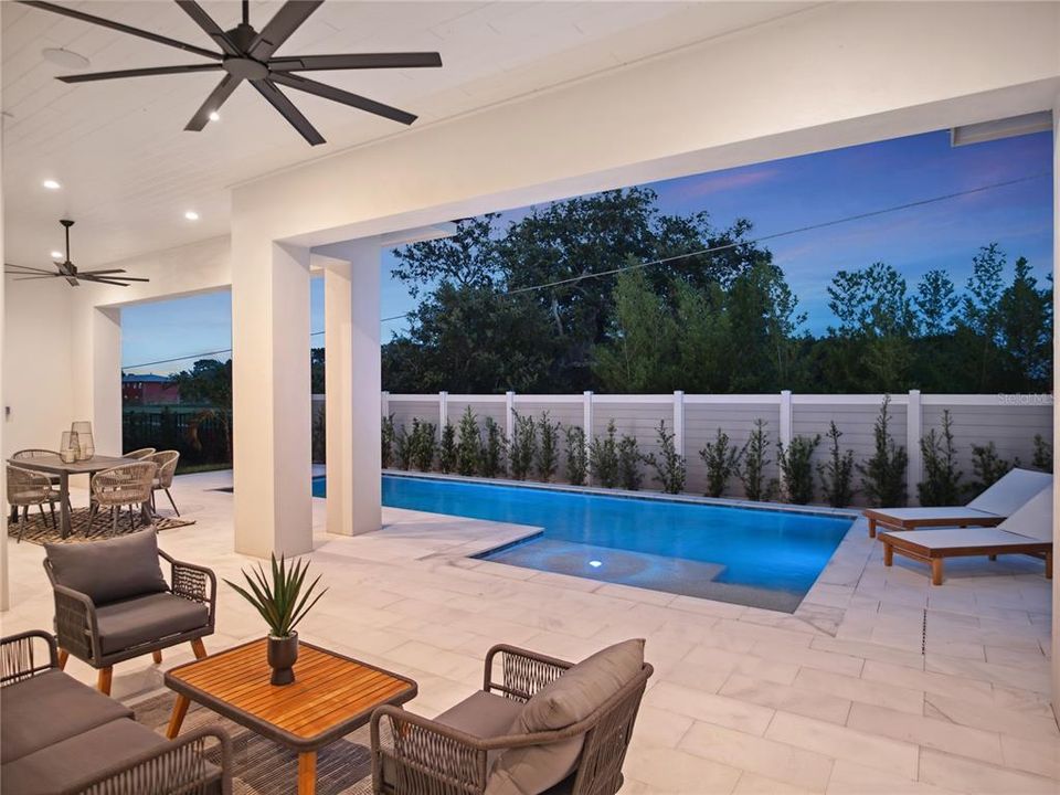 Activo con contrato: $2,450,000 (6 camas, 5 baños, 5232 Pies cuadrados)