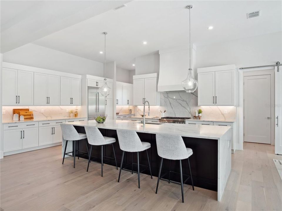 Activo con contrato: $2,450,000 (6 camas, 5 baños, 5232 Pies cuadrados)