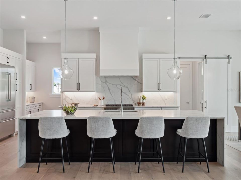 Activo con contrato: $2,450,000 (6 camas, 5 baños, 5232 Pies cuadrados)